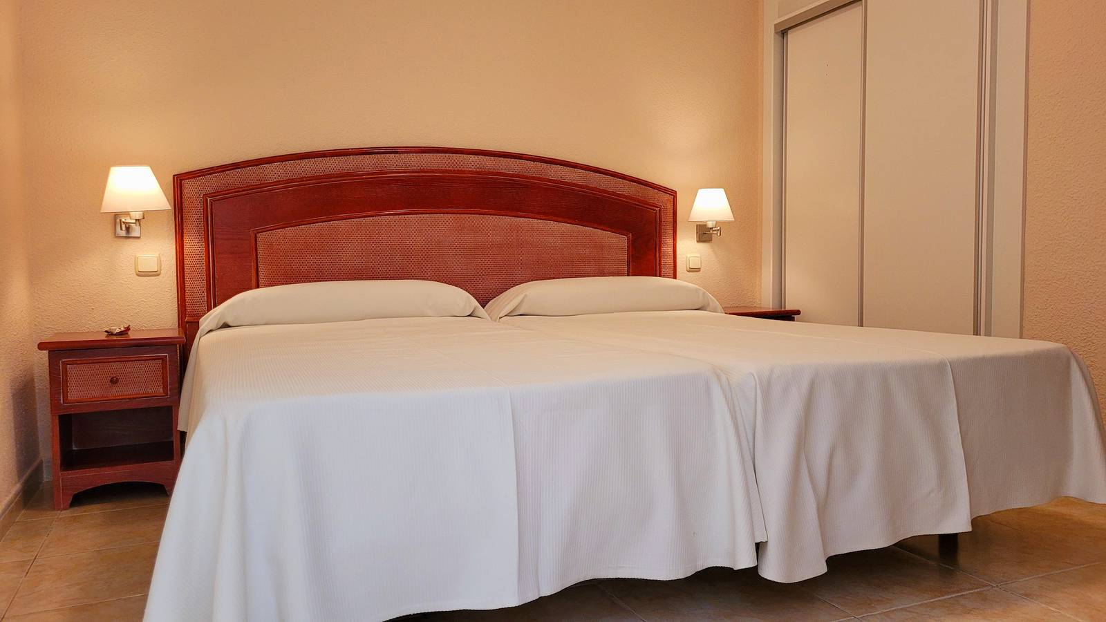 2 bedroom  economic apartments - no views  HOVIMA Santa María Costa Adeje